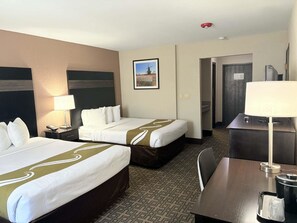 ルーム キングベッド 1 台 車いす対応 禁煙 (Mobility, Roll-in Shower) | セーフティボックス (室内)、アイロン / アイロン台、WiFi (無料)、ベッドシーツ