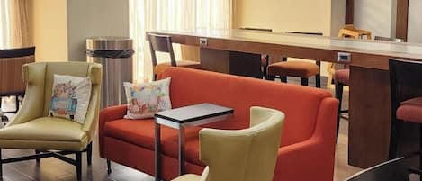 Tägliches inbegriffenes kontinentales Frühstück