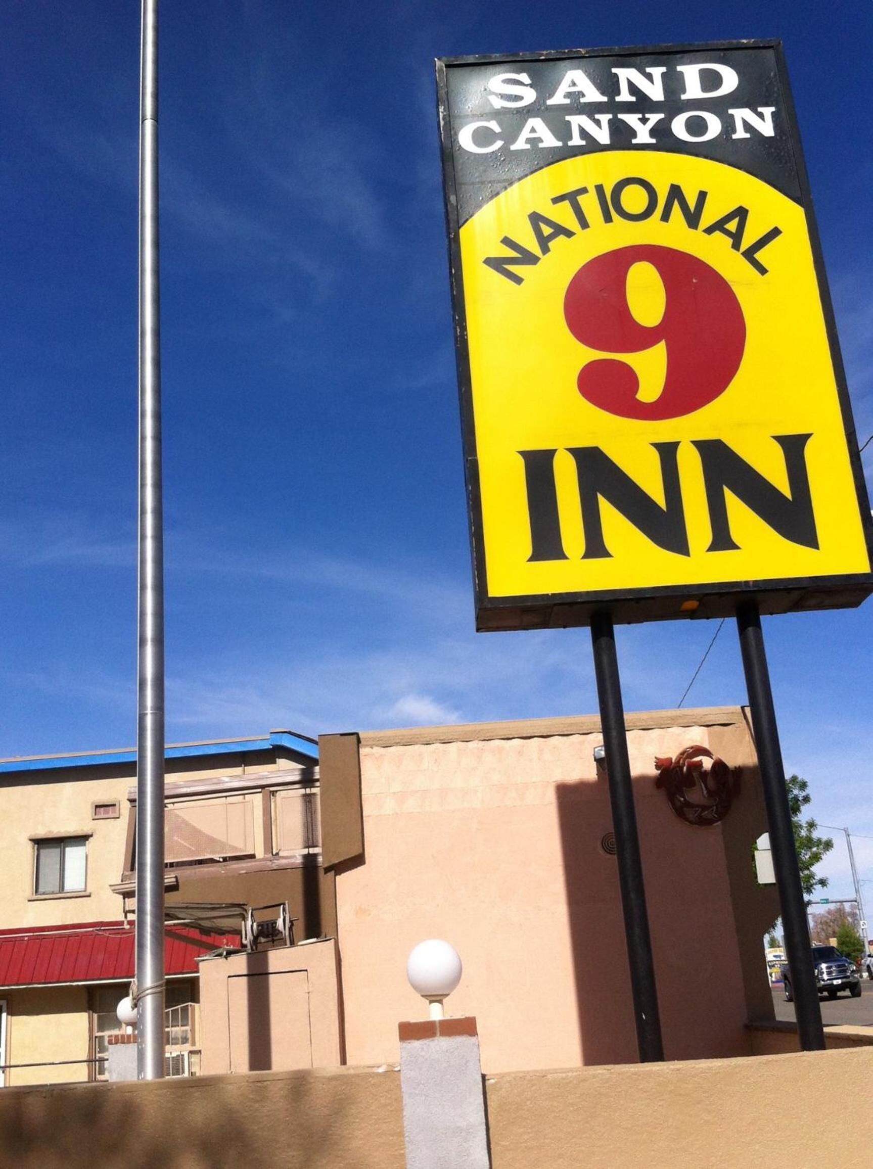 Senyal per a l'hotel Sand Canyon National 9.