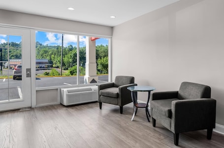 Lobby. Quality Inn Lexington