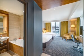View from room - Apex City Quay Hotel & Spa (Dundee)