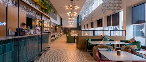 Breakfast, lunch, dinner served; international cuisine