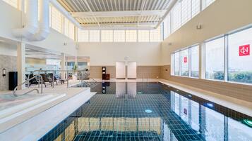 Indoor pool, sun loungers