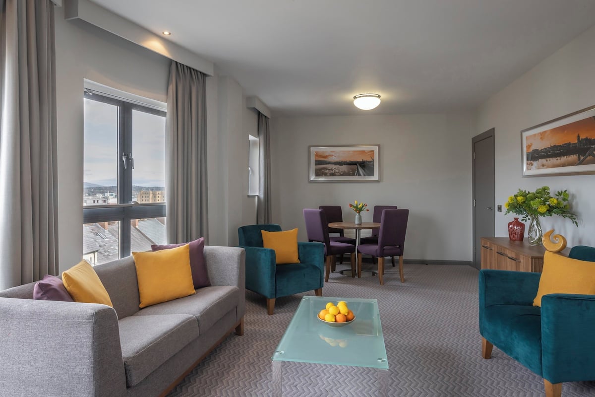 premium bedding, desk, iron/ironing board, cots/infant beds