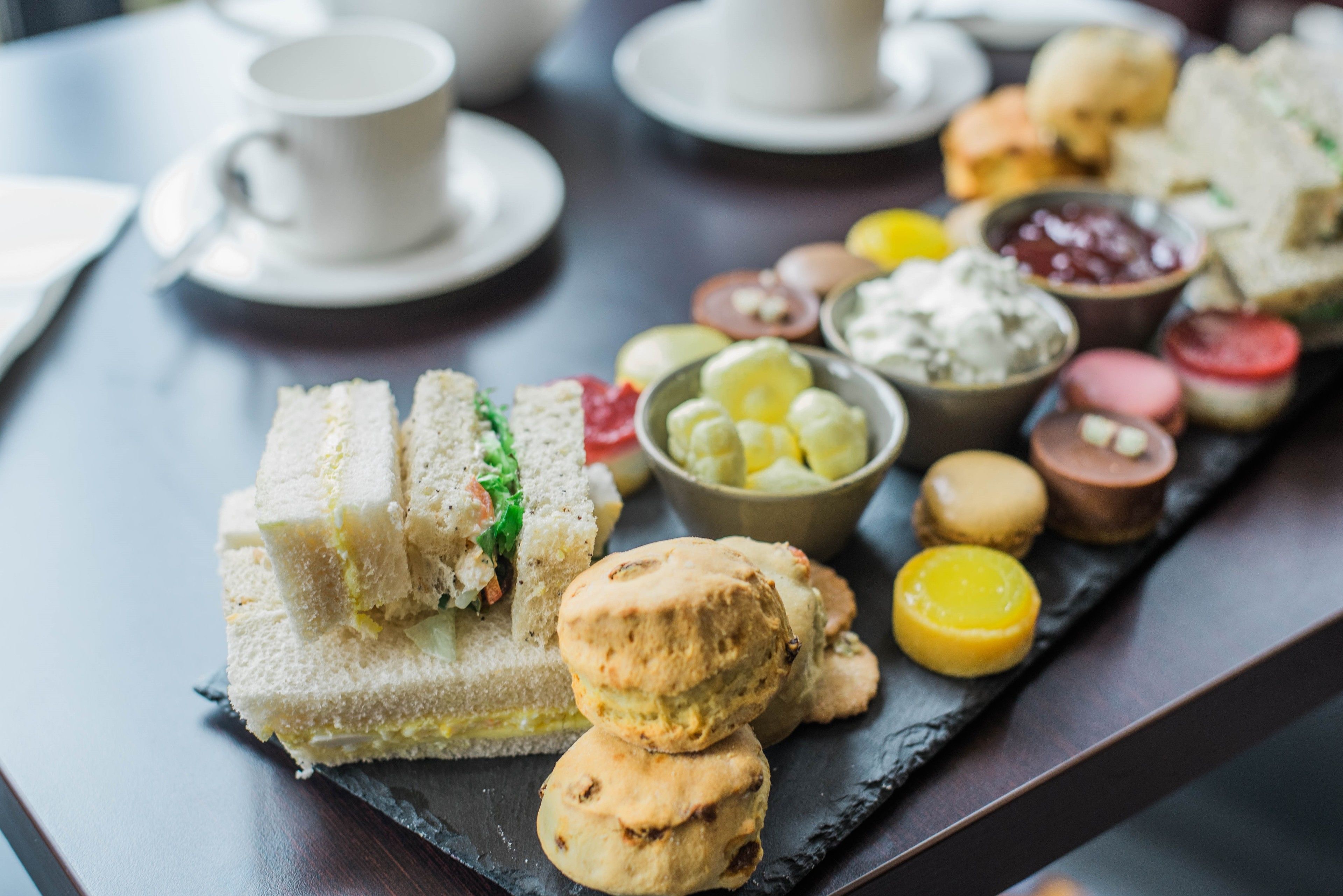 breakfast, lunch, dinner served; irish cuisine