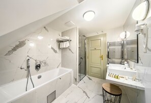 Suite Présidentielle (Bellevue Diamond) | Salle de bain