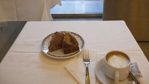Free daily buffet breakfast - Hotel Aurora (Florence)