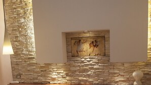 Deluxe Double or Twin Room | Minibar, in-room safe, desk, soundproofing - Hotel Aurora (Florence)