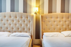 Family Room, Multiple Beds (Deluxe) | Desk, bed sheets - Somerset Hotel Baker Street London (London)