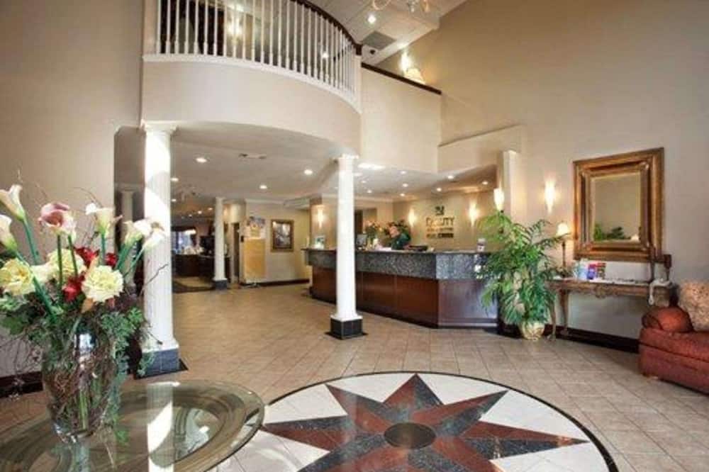 Quality Inn & Suites, Near University