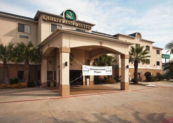 Exterior - Quality Inn & Suites, Near University (Waco)