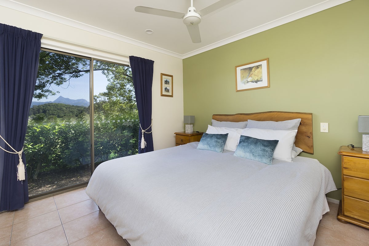 Suite Premium, 1 camera da letto, non fumatori, cucina (The Cottage at Hillcrest) | Biancheria da letto di alta qualità, una cassaforte in camera