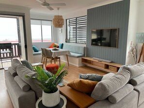 Apartment, 2 Bedrooms, Ocean View | Living area