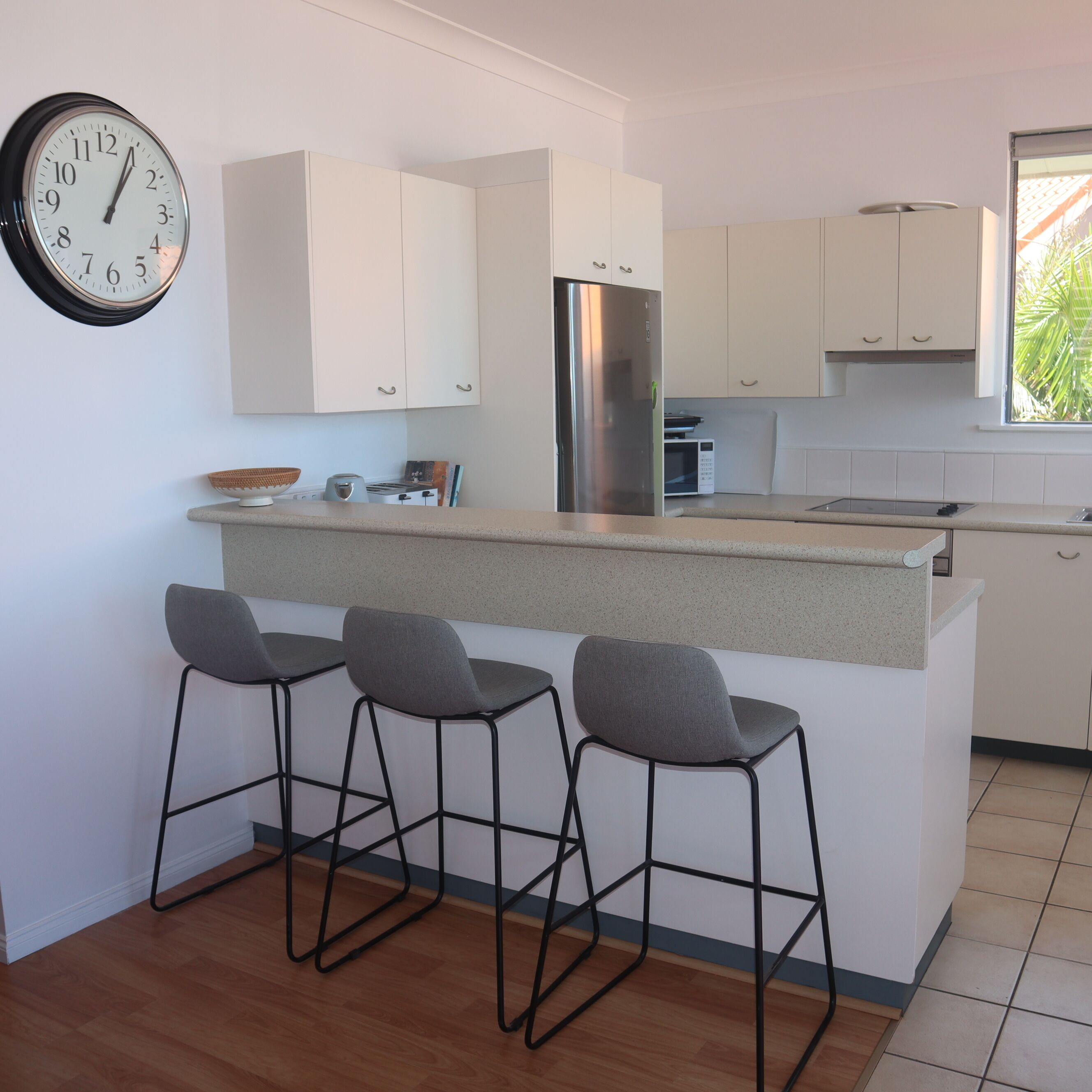 apartment, 2 bedrooms, ocean view | private kitchen | full-sized fridge, microwave, oven, stovetop