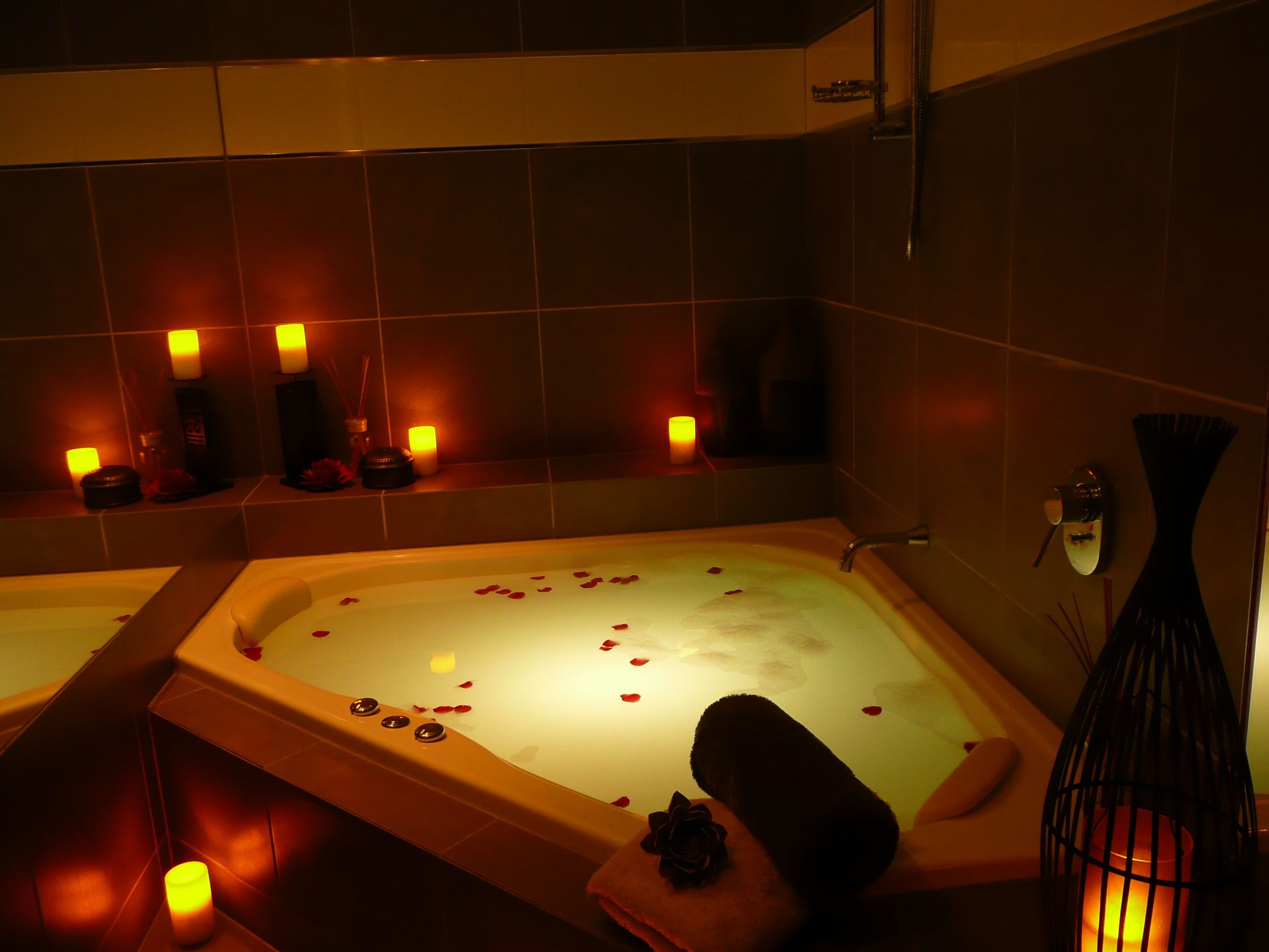 couples treatment room(s), body treatments, aromatherapy