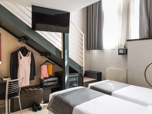 Chambre Triple, plusieurs lits | Literie de qualité supérieure, couette en duvet d'oie, minibar