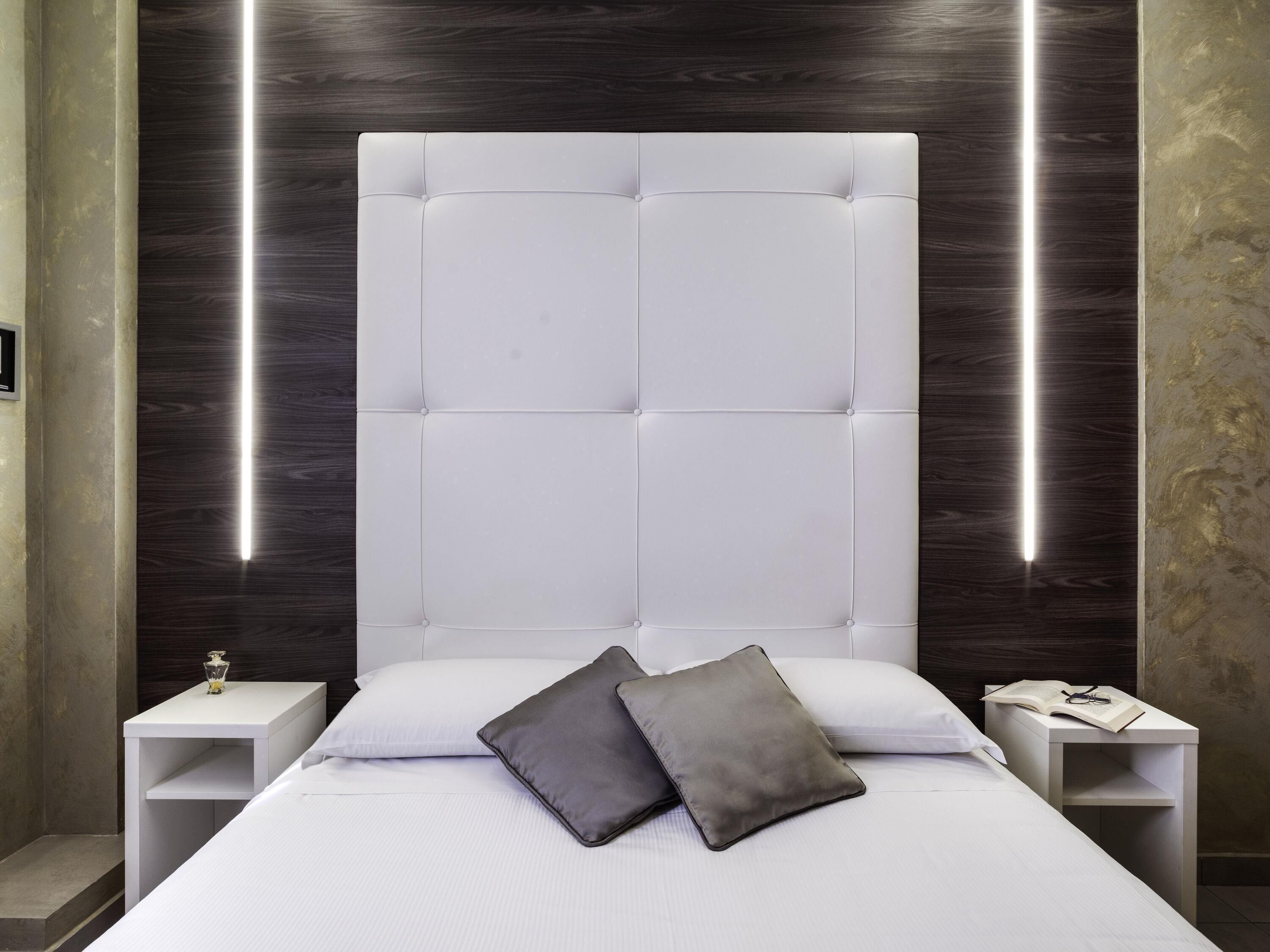 Habitación doble, 1 cama matrimonial | Ropa de cama de alta calidad, edredón y minibar 