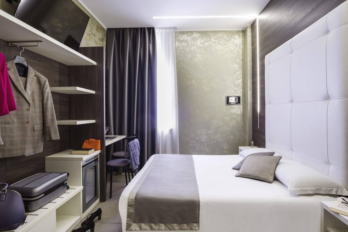Habitación doble, 1 cama matrimonial | Ropa de cama de alta calidad, edredón y minibar
