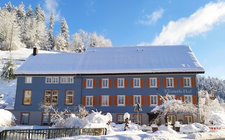 Front of property. Schwarzwaldgasthof Klösterle Hof