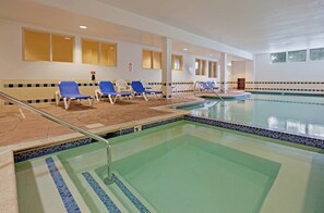 Indoor pool - Candlewood Suites West Springfield by IHG (West Springfield)