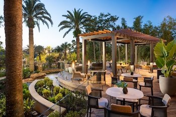 3 restaurants; breakfast and dinner served at JW Marriott Orlando Grande Lakes