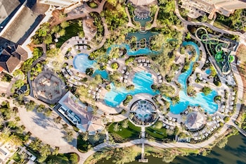 Outdoor pool, sun loungers at JW Marriott Orlando Grande Lakes