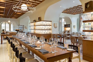 3 restaurants; breakfast and dinner served  - JW Marriott Orlando Grande Lakes (Orlando)