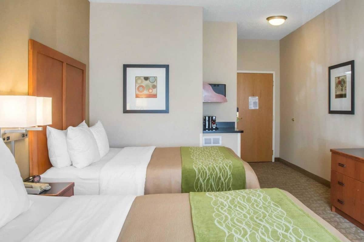 In-room safe, desk, laptop workspace, blackout drapes