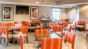 Café da manhã com buffet grátis