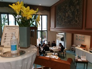 Lobby-Lounge