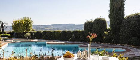 Poolside bar