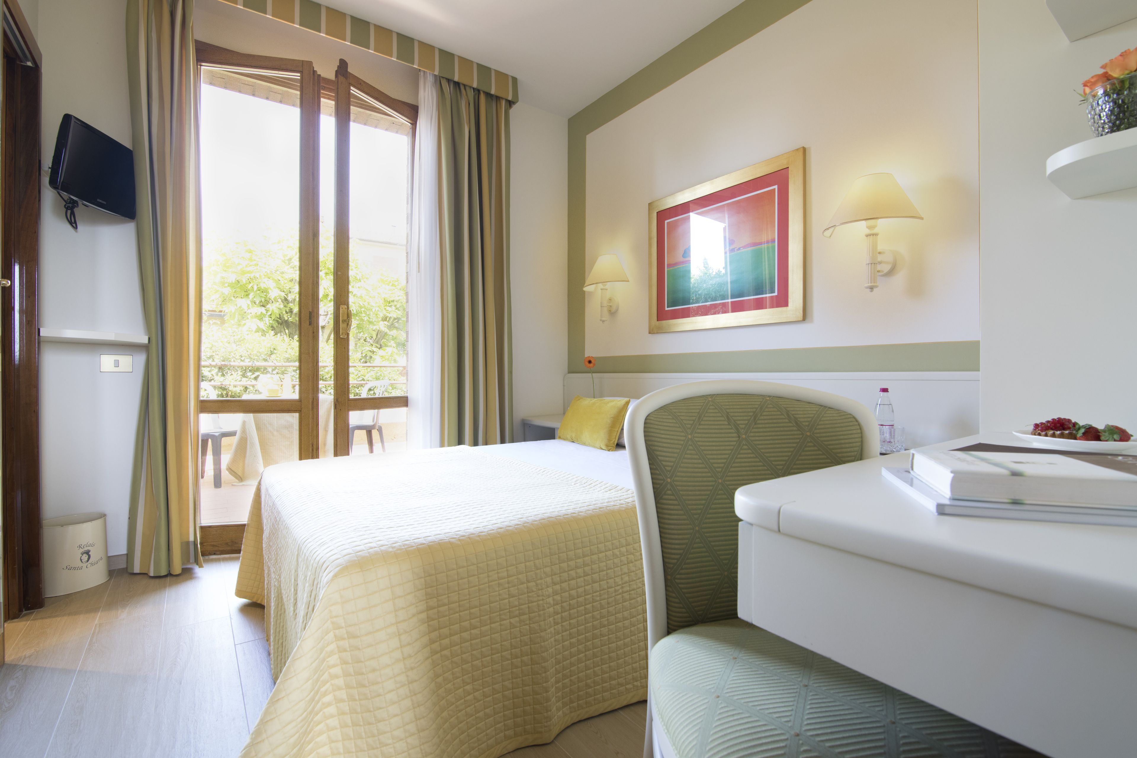 basic room | 1 bedroom, minibar, in-room safe, desk