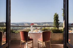 Chambre de base, vue sur la colline | Vue de la chambre