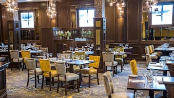 Breakfast, lunch and dinner served