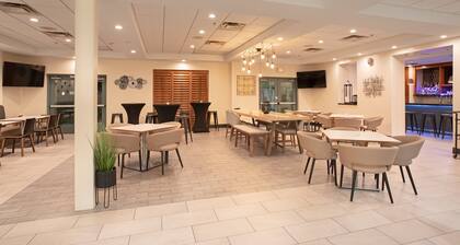 Holiday Inn & Suites Goodyear - West Phoenix Area by IHG