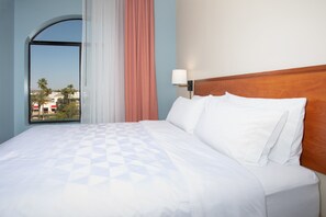 标准房, 1 张特大床 | 1 多间卧室、客房内保险箱、办公桌、熨斗/熨衣板