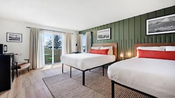 Quarto conforto, 2 camas Queen | Ferros/tábuas de passar roupa, Wi-Fi de cortesia, roupa de cama