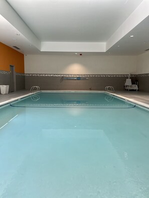 Piscine intérieure