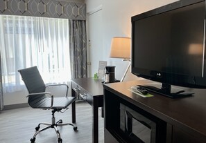 Una televisión de pantalla plana