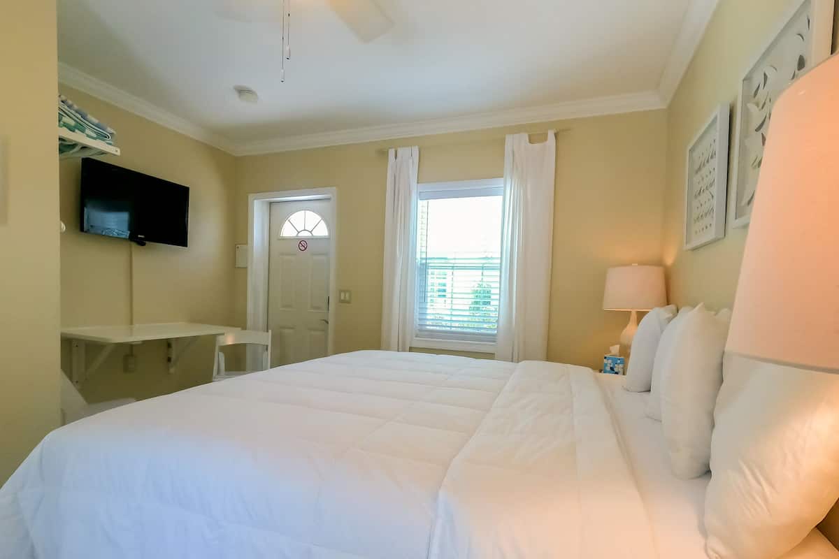 Habitación, 1 cama King size (King Guest Room) | 1 habitación, ropa de cama de alta calidad y camas con pillow-top