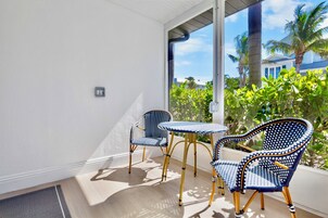 King Room | Garden view