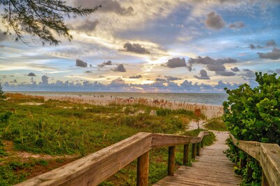 Haley's at The Anna Maria Island Inn