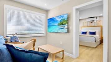1 Bedroom King Suite | Roupas de cama premium, camas com colchões pillow-top