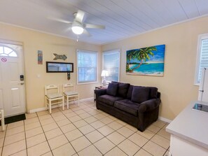 1 Bedroom King Suite | Wohnbereich