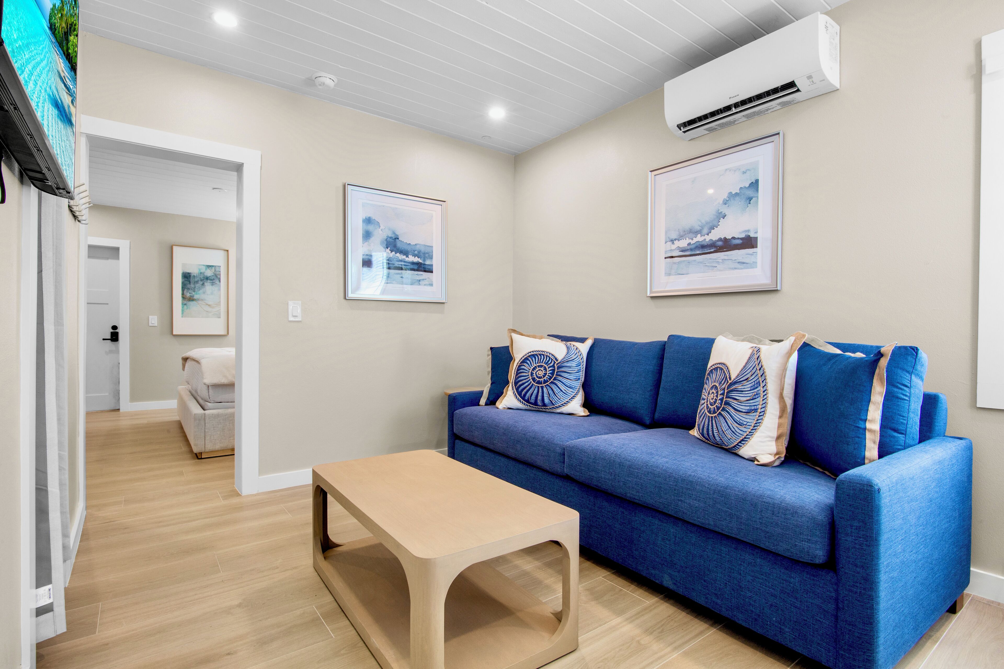 1 Bedroom King Suite | Roupas de cama premium, camas com colchões pillow-top