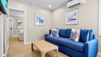 1 Bedroom King Suite | Roupas de cama premium, camas com colchões pillow-top