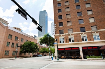 Hotel Exterior at The Sam Houston, Curio Collection by Hilton