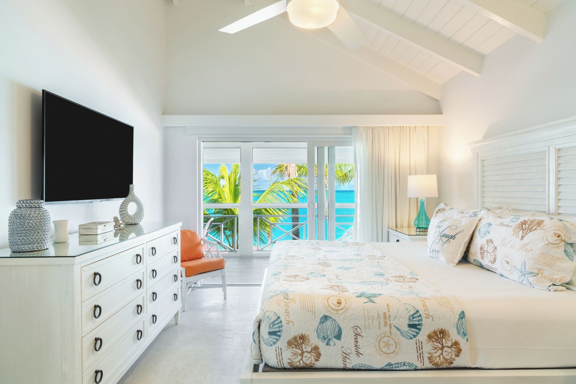 Suite Deluxe, 2 chambres, en front de plage | Coffres-forts dans les chambres, décoration personnalisée