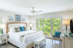 Deluxe-Suite, 1 Schlafzimmer, Meerblick | Zimmersafe, individuell dekoriert, individuell eingerichtet