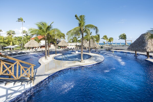 3 outdoor pools, open 7:00 AM to 7:00 PM, pool umbrellas, pool loungers